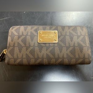 Michael Kors Continental Logo Wallet NEW